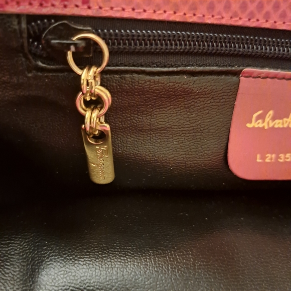 Vintage Salvatore Ferragamo Snakeskin Red Crossbody Bag - Picture 7 of 13